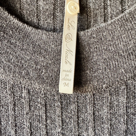 Leo & Nicole Sweater Dress Size M - Picture 2 of 3